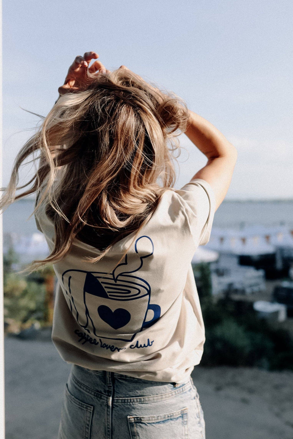 Big Coffee Lover T-Shirt creme – Nahaufnahme Motiv, Statement für Kaffeeliebhaber