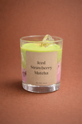 Iced Strawberry Matcha – Fruchtige Matcha Duftkerze im Iced-Drink-Look – Frontansicht, VomKaff