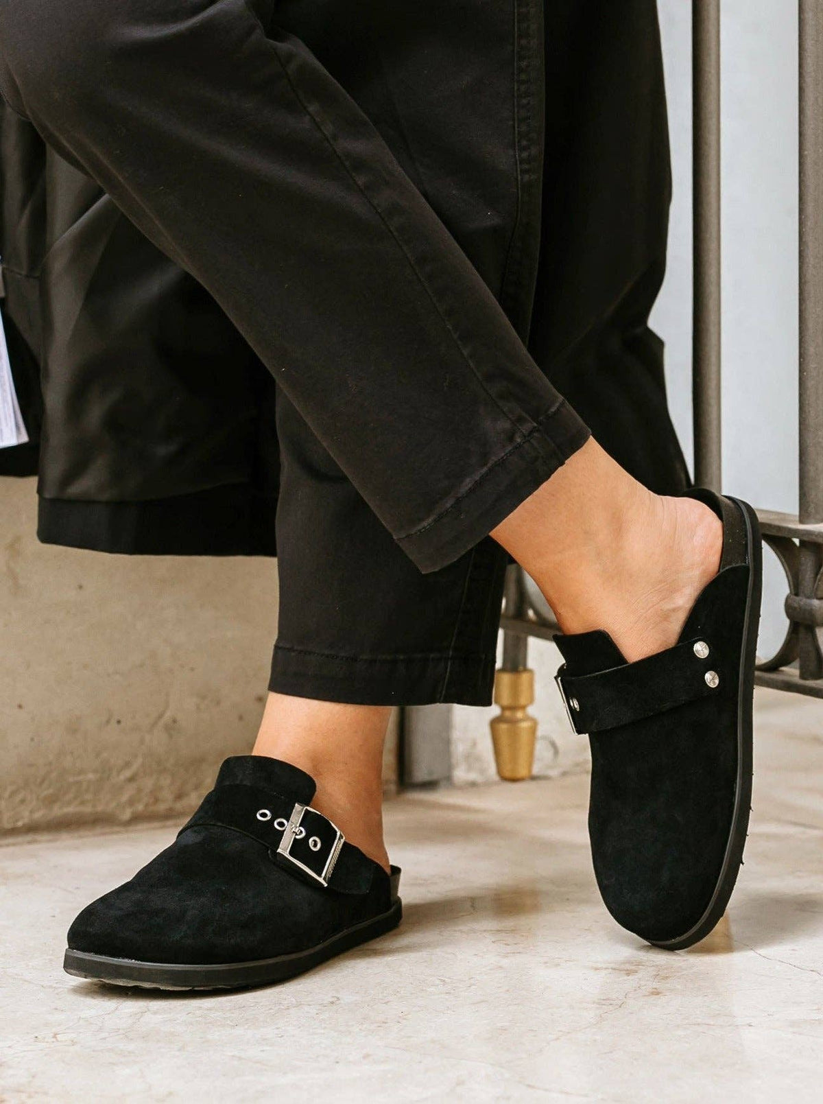 IZAR VELOUR SCHWARZ