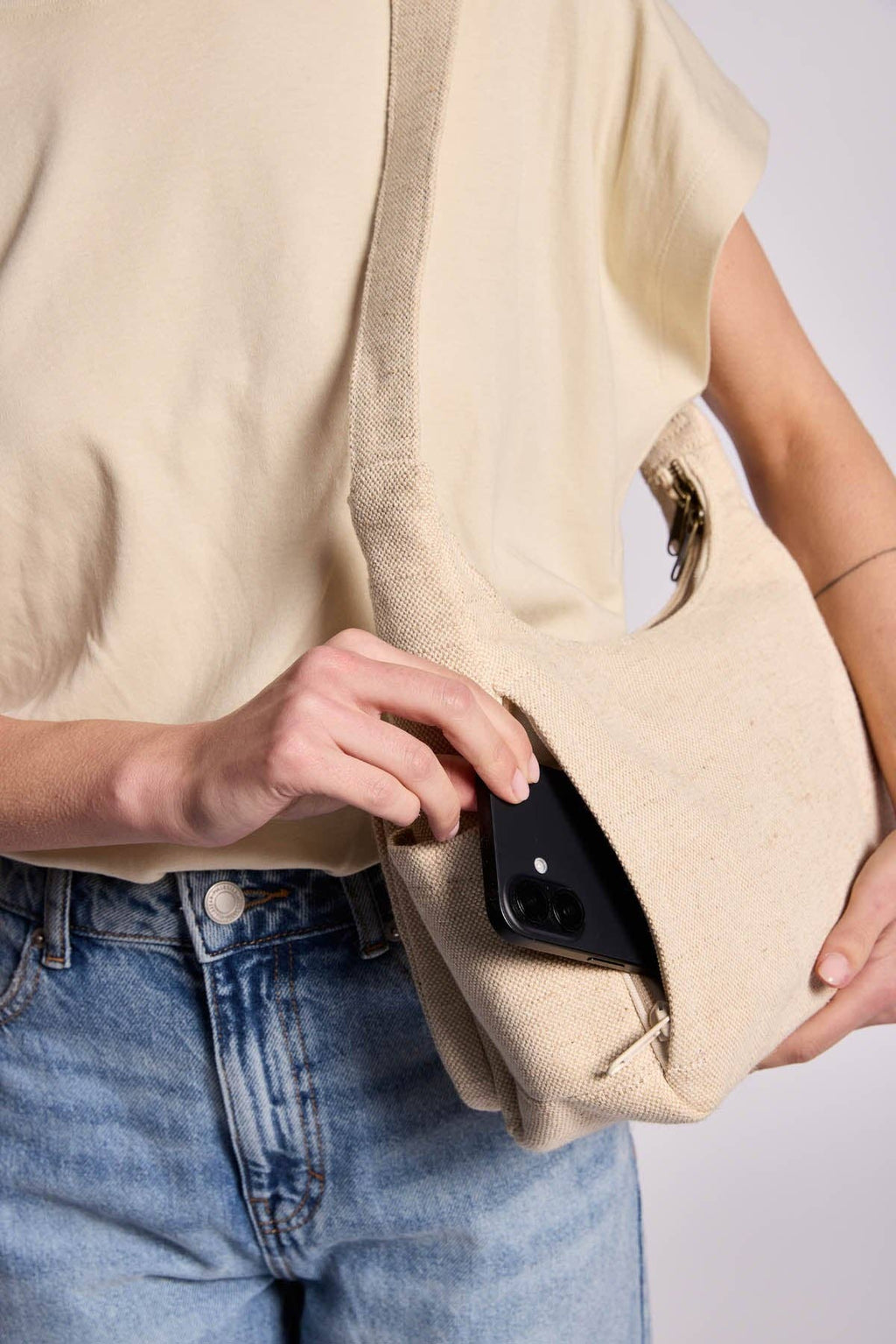 Emile Jute Mehrfachtasche – Detailansicht Taschen und Verschlüsse