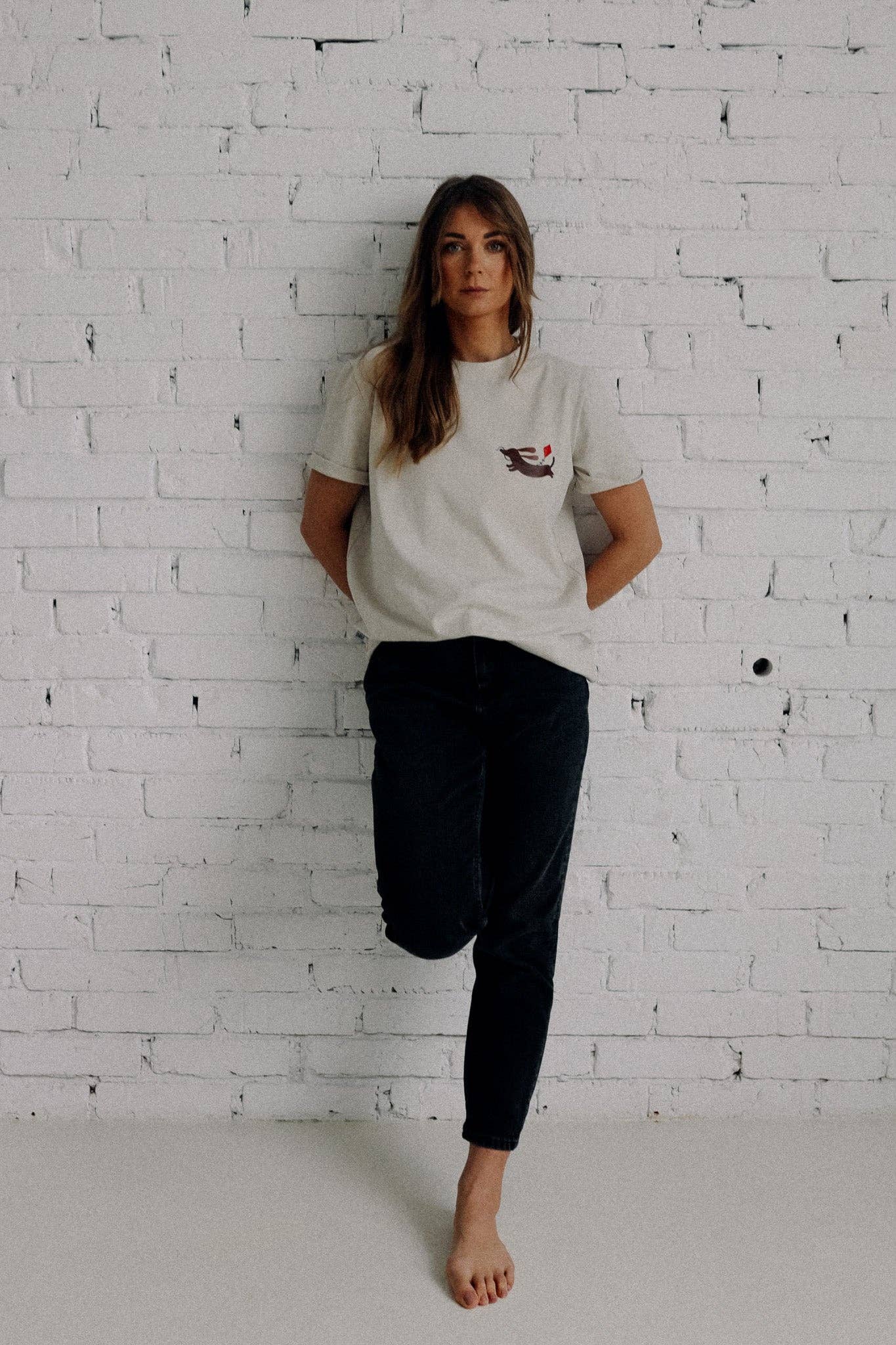 Damen T-Shirt mit Dackel-Print in Creme – VomKaff
