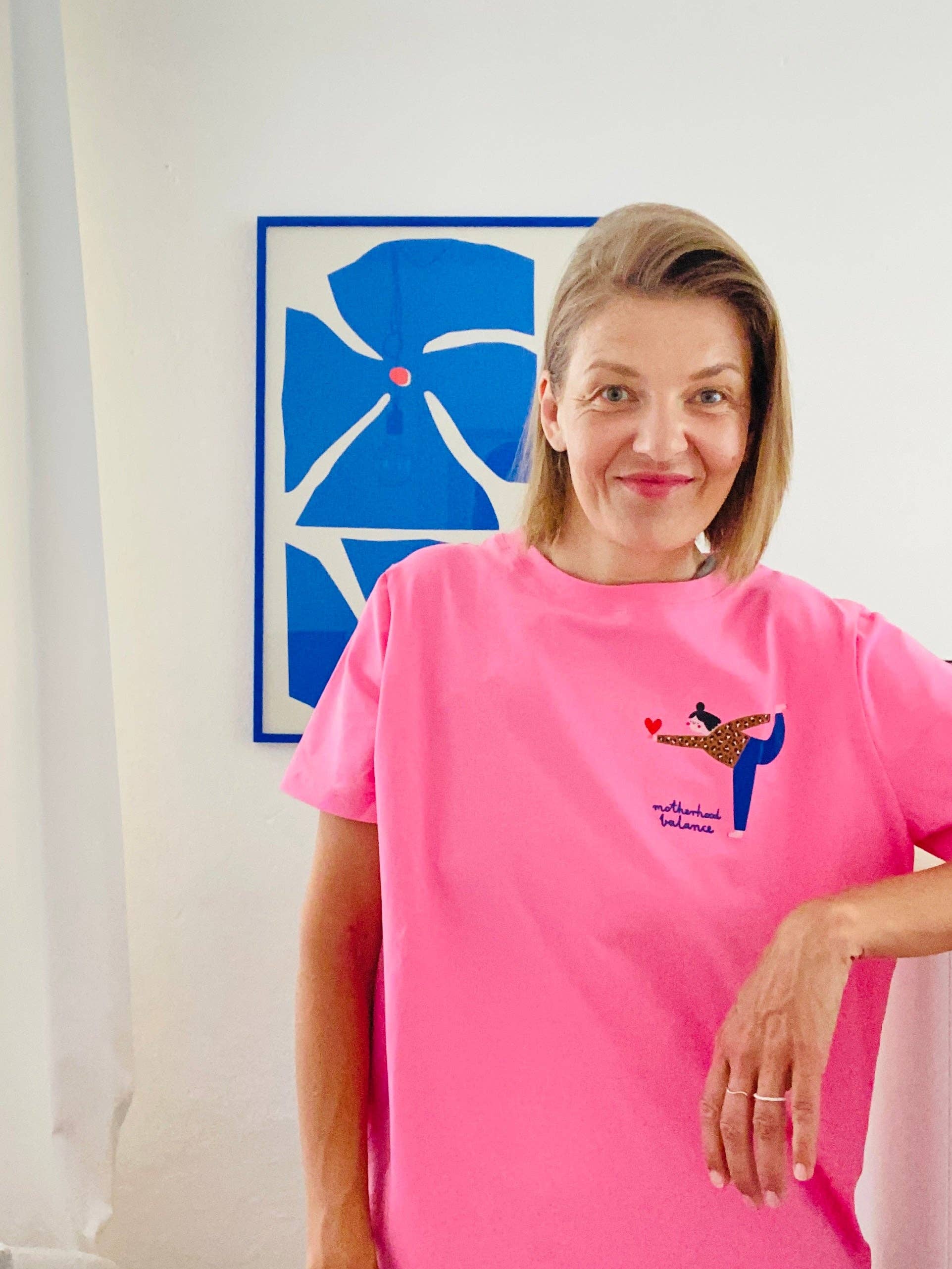 Detailansicht Print Motherhood Balance T-Shirt Pink – VomKaff
