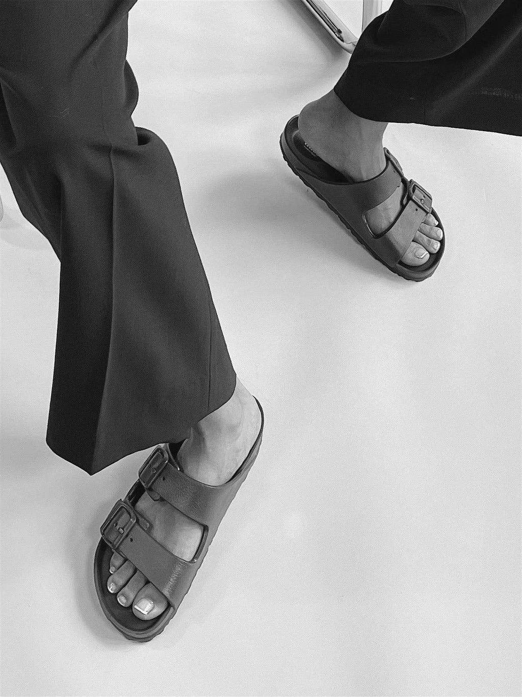 Thies 1856 ® Ecofoam vegane Sandale in Schwarz