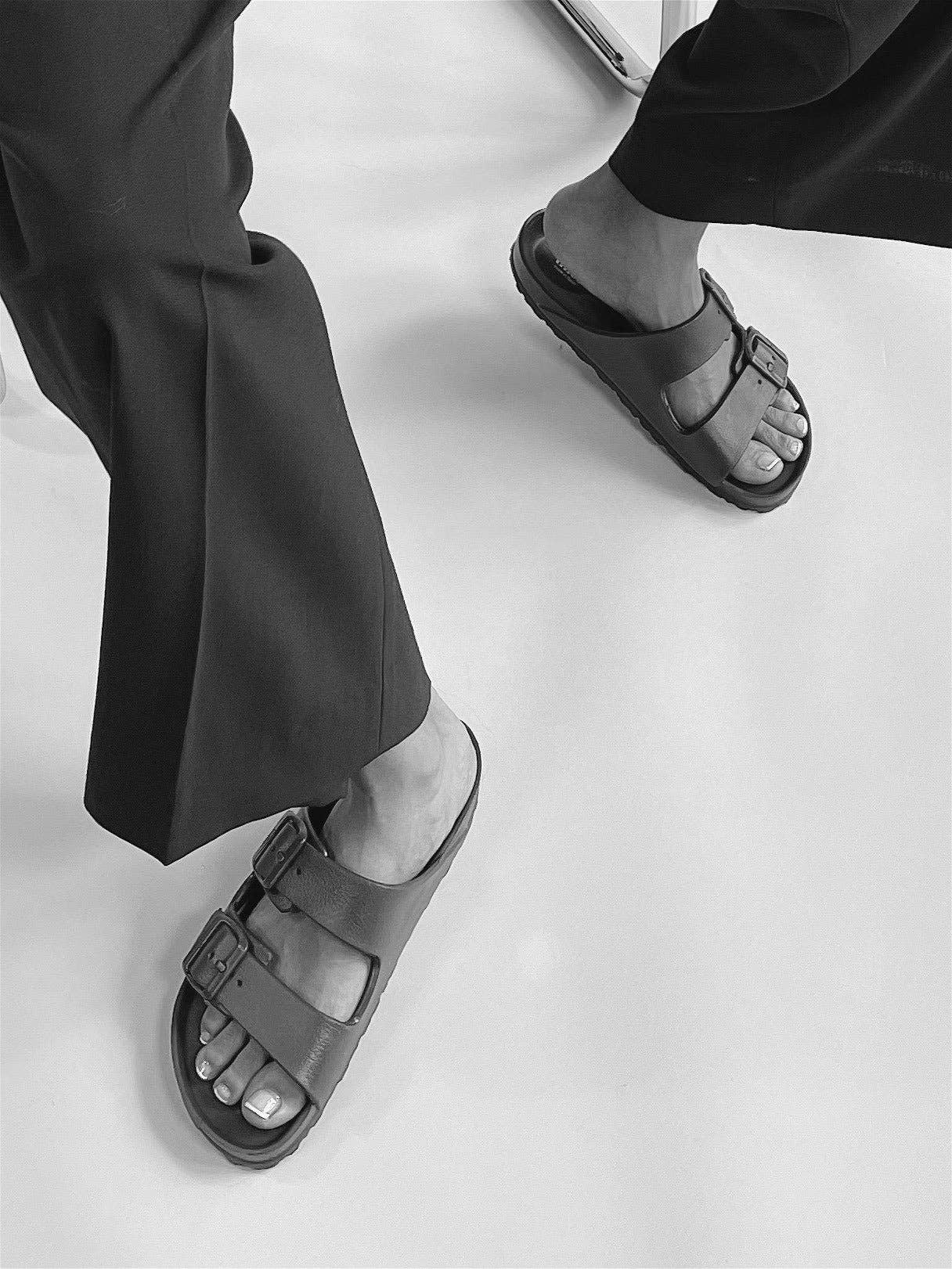 Thies 1856 ® Ecofoam vegane Sandale in Schwarz