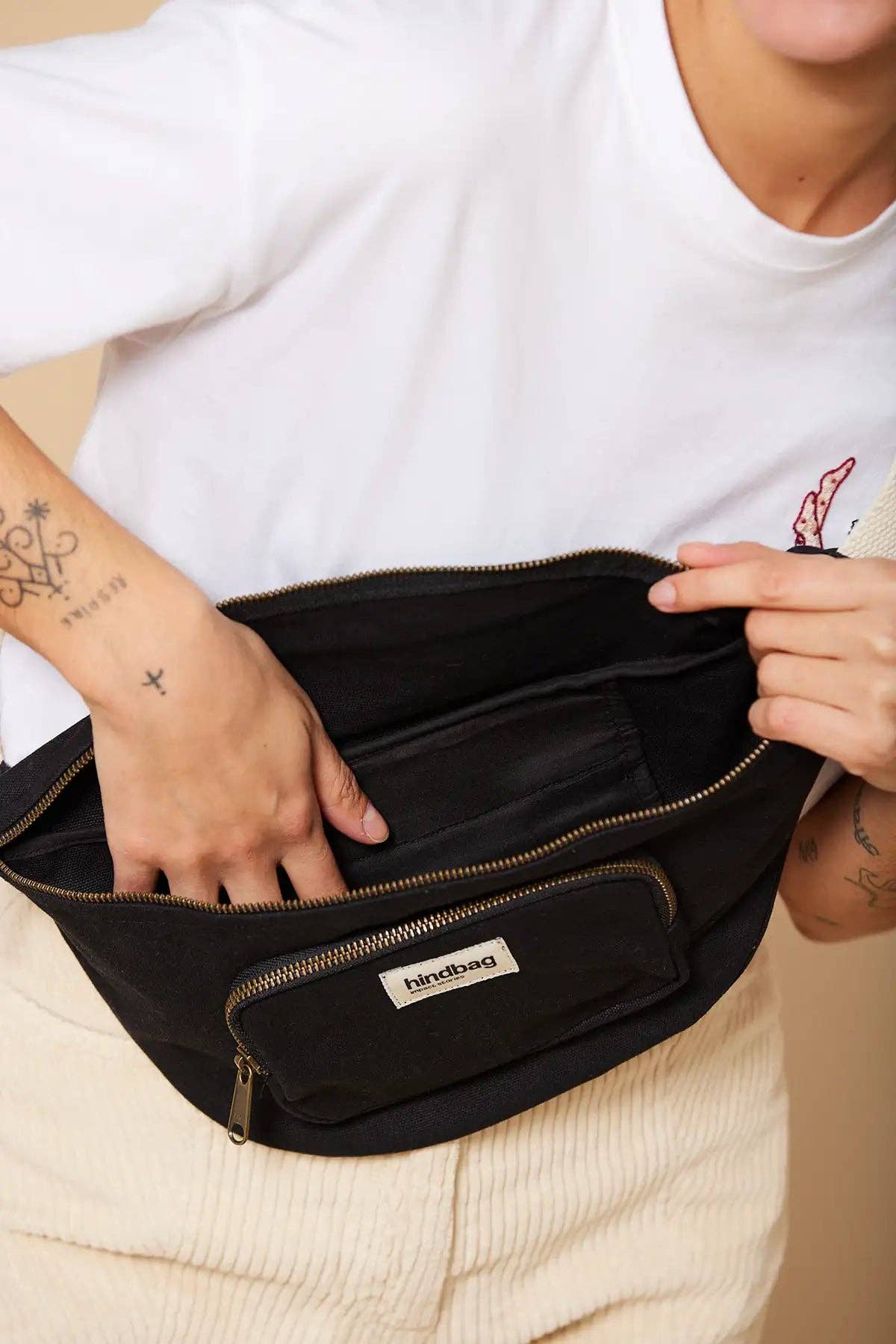 Sofia Gürteltasche Schwarz – Detailansicht Verschluss