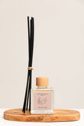 Sweet Oud Raumduft – Frontansicht, elegante Flasche