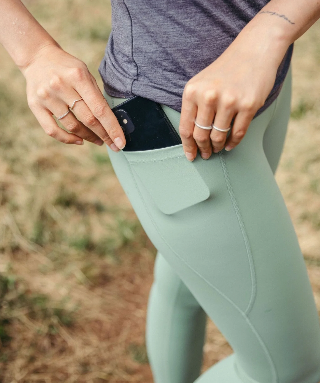 Essential Hike Damen Leggings – Produktansicht, VomKaff
