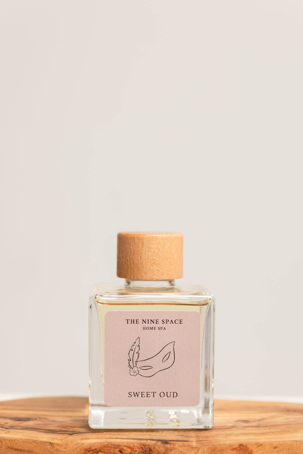Sweet Oud Raumduft – Seitenansicht, süße Oudnoten