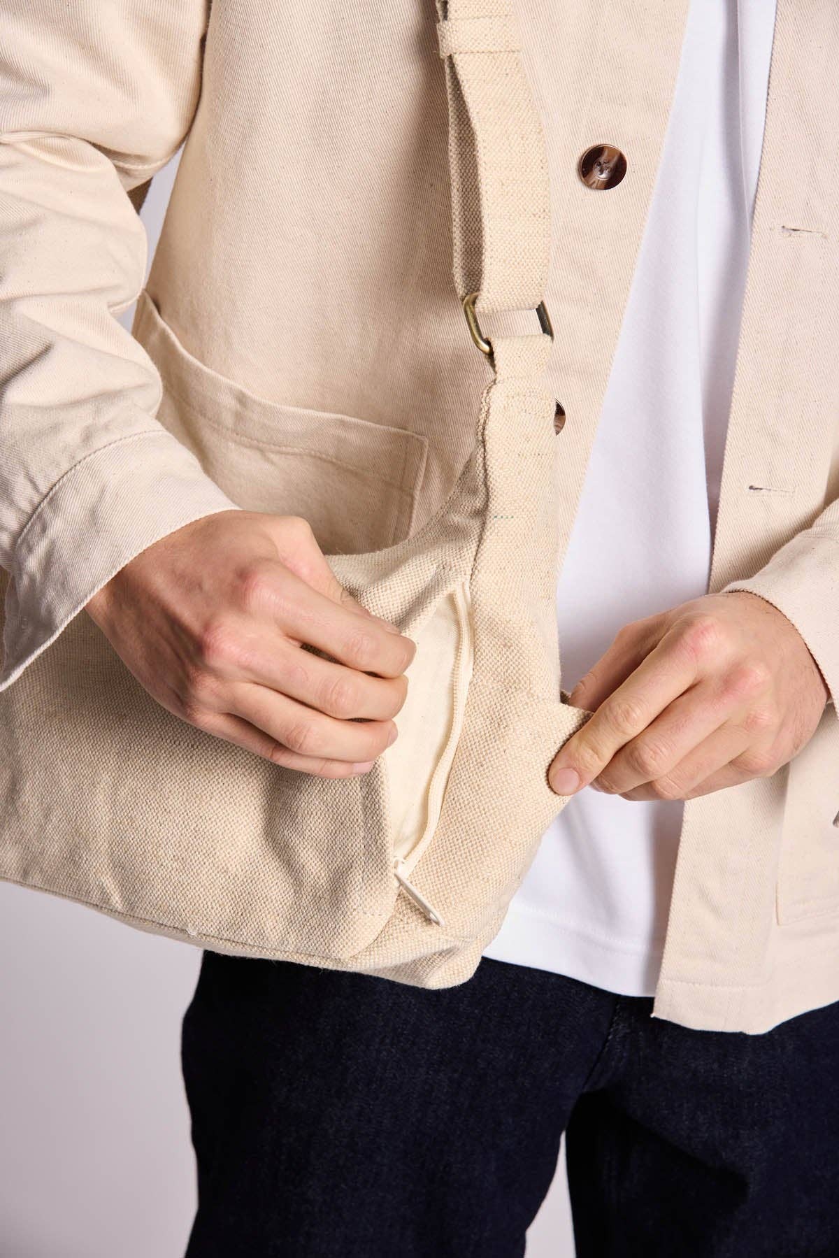 Emile Jute Mehrfachtasche – Innenansicht, praktische Fächer