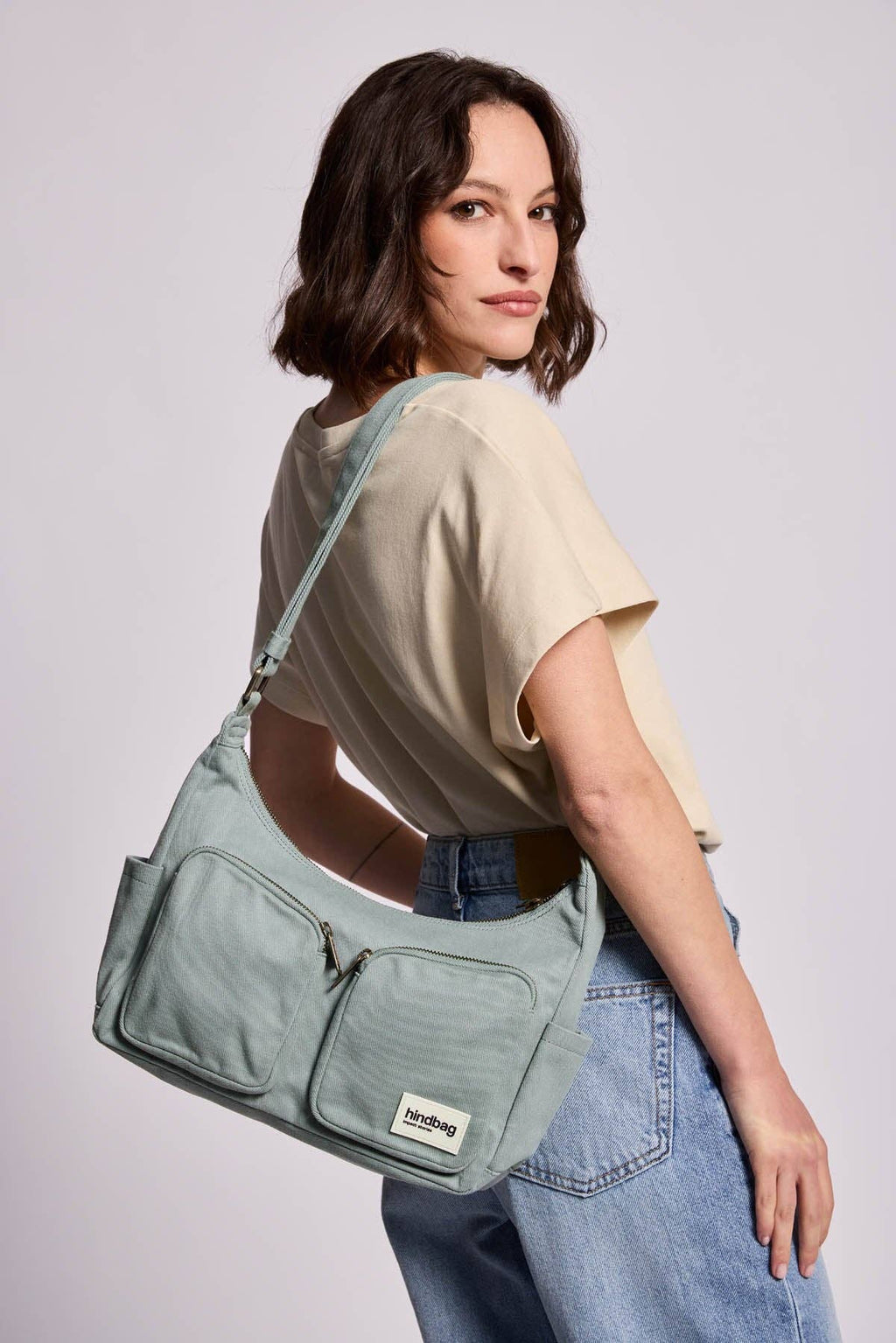 Mehrfachtaschen-Tasche Emile Salbei – Detailansicht Taschen und Reißverschlüsse